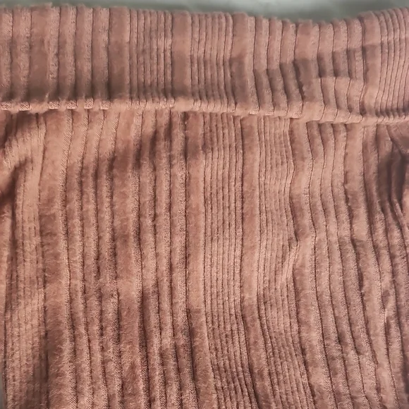 Revamped Copper Ribbed Off-Shoulder Top - Picture 3 of 4